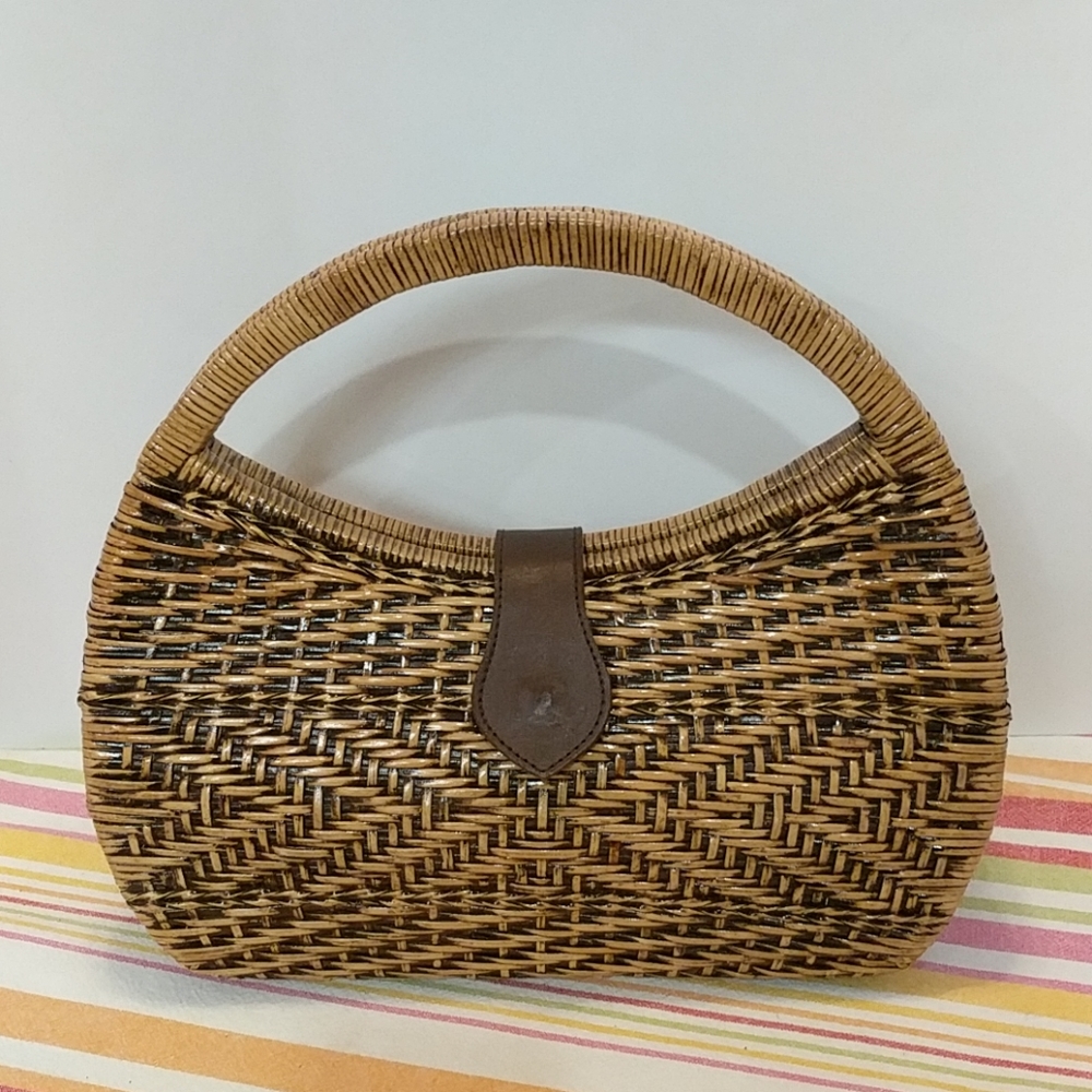 Super Cute Wicker purse
